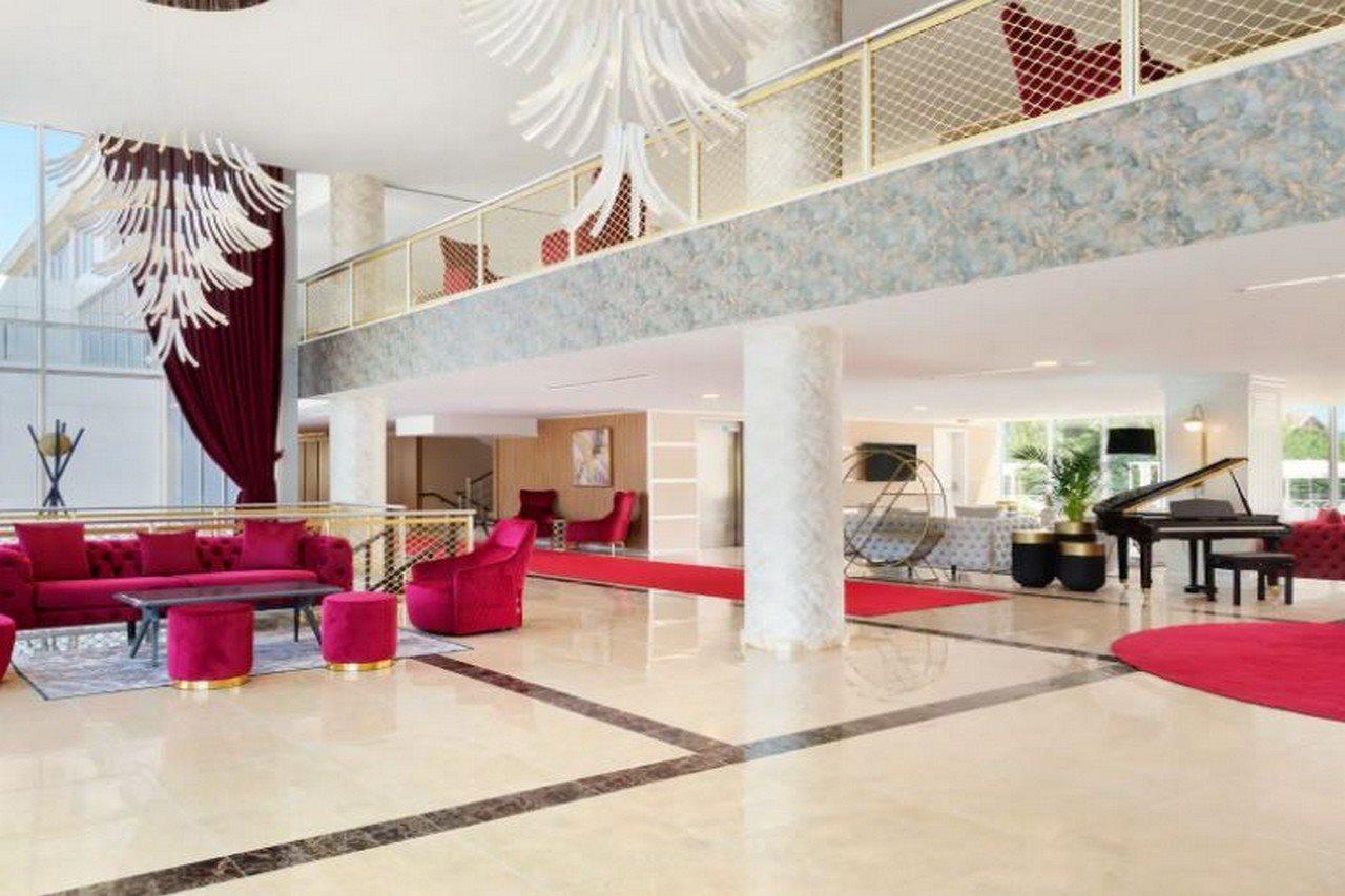 Отель Ramada By Wyndham Istanbul Шиле Экстерьер фото